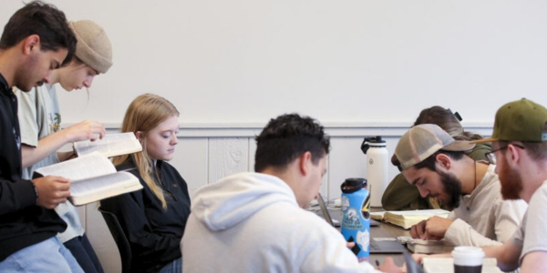 Bible college vs Seminary Bible College vs Seminary: What’s the Difference and Which Is Right for You?