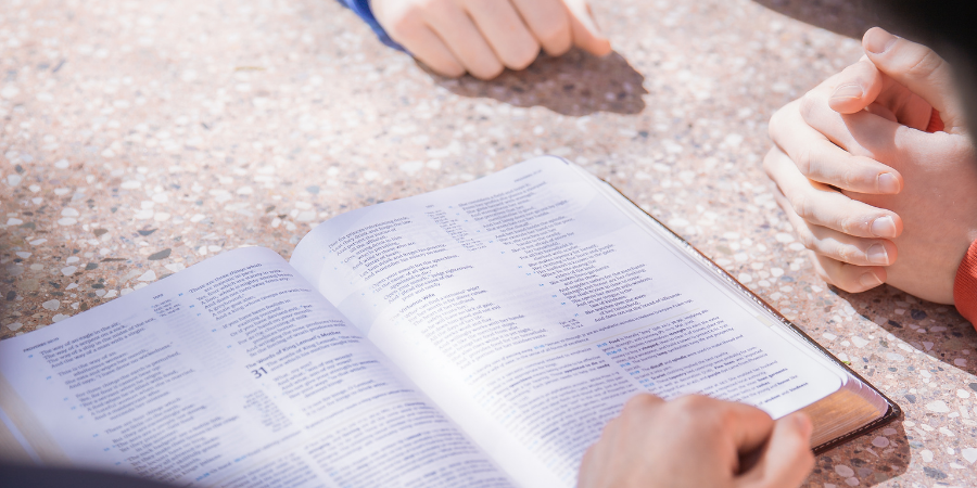 Bible College vs Ministry School: What’s the Difference?